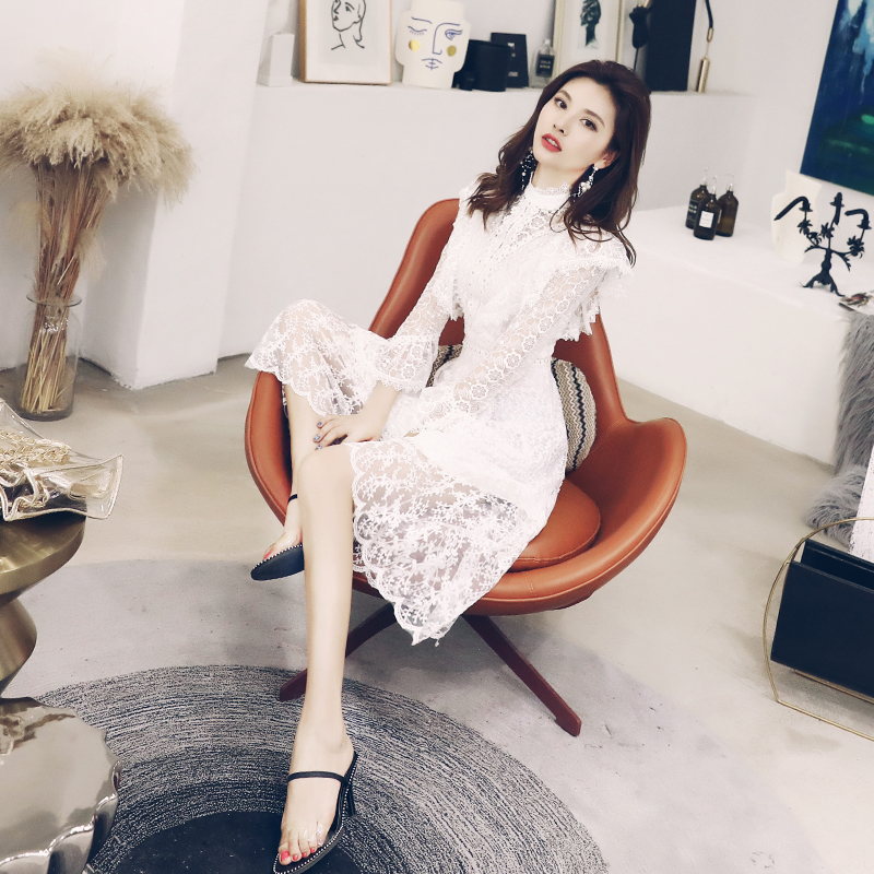 白色蕾絲連衣裙女夏季2018新款修身中長款顯瘦溫柔裙子超仙女收腰