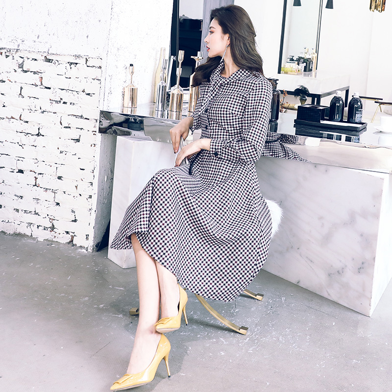 名媛氣質秋冬季裙子2018新款網紅時尚韓版顯瘦V領九分袖連衣裙